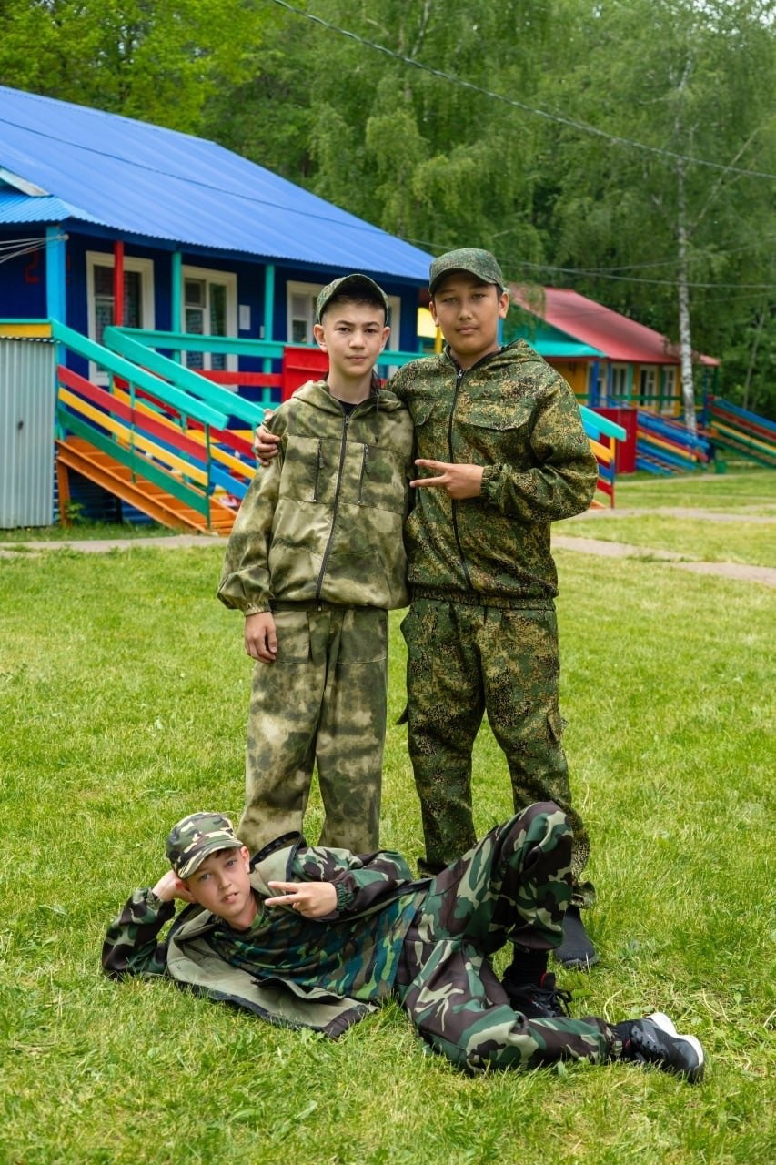 Выпускной альбом, последний звонок. Akhmadeevmedia.ru