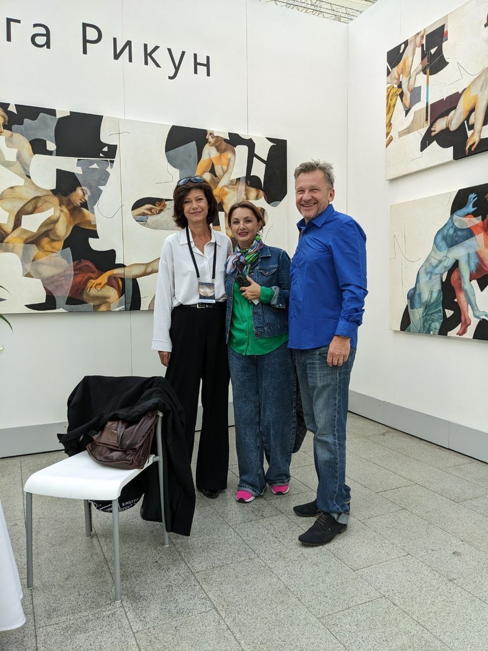 Фото. Художник-абстракционист Ольга Рикун. Москва