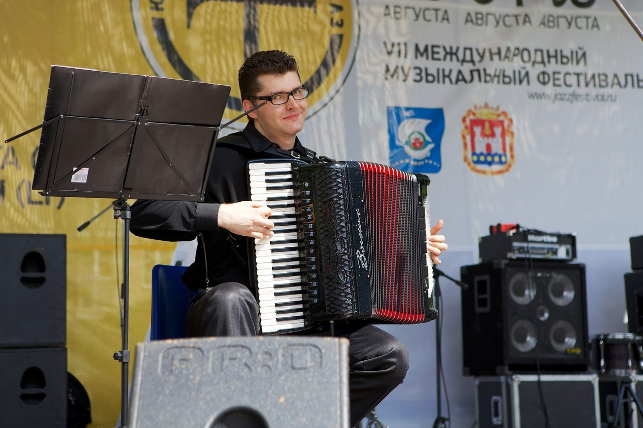 Аккордеонист Мирослав Лелюх