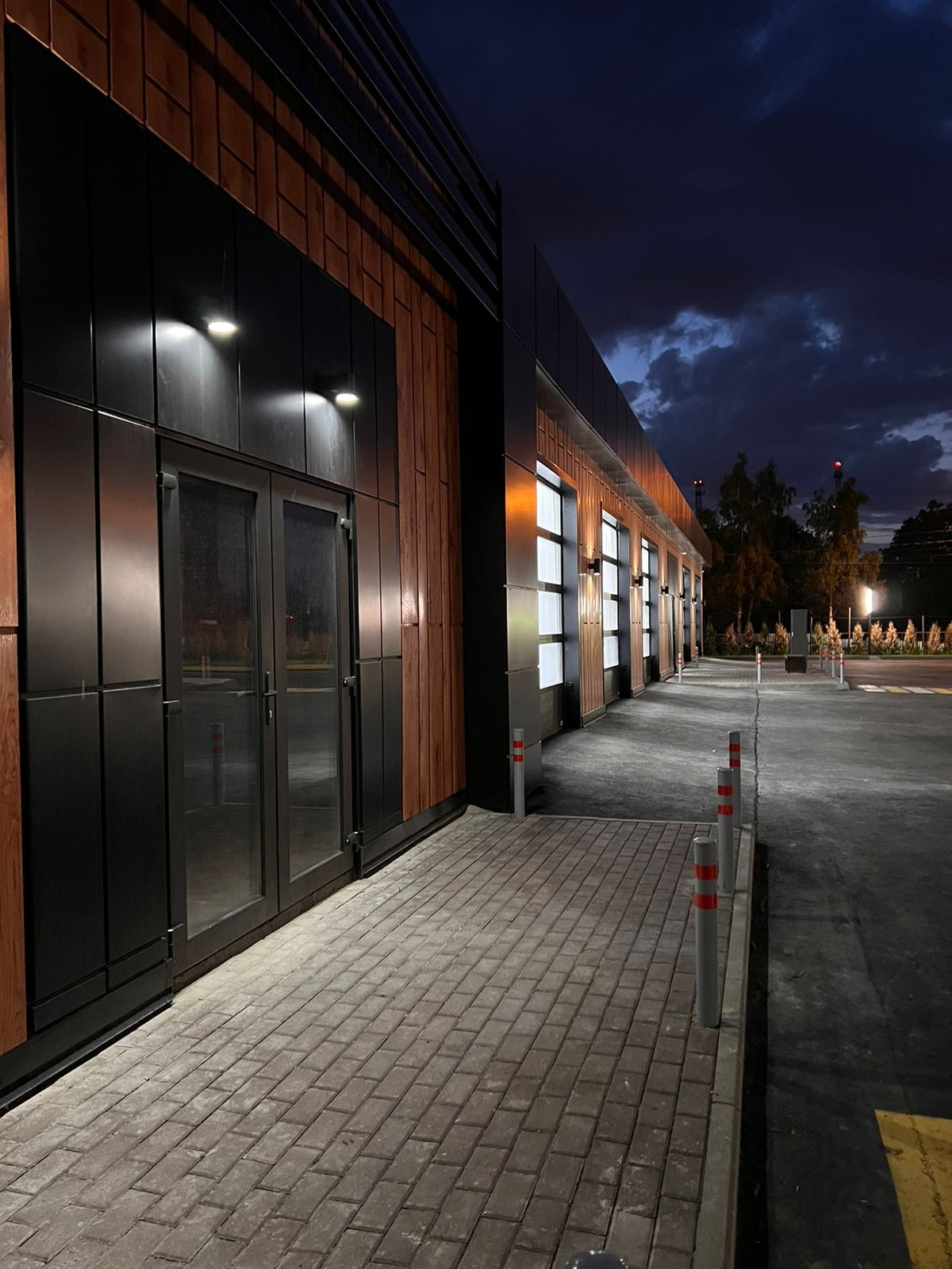 Автомоечно-детейлинговый комплекс, Рублево-успенское шоссе. Дизайн интерьера и экстерьера в Санкт-Петербурге Яна Емельянова