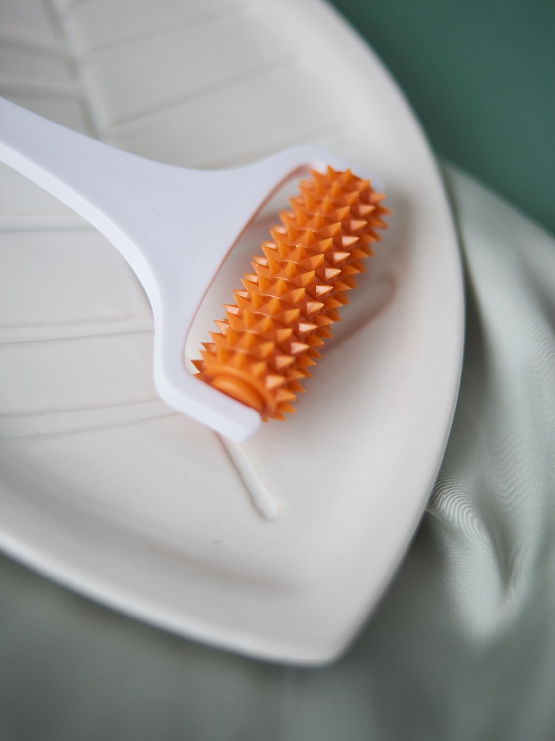 Предметная съемка: массажеры для лица. Портретный фотограф в Санкт-Петербурге