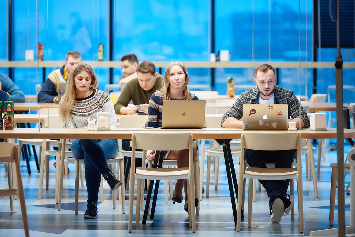 Нейромонах Феофан в Avito. Репортажный фотограф в Москве Вадим Францев