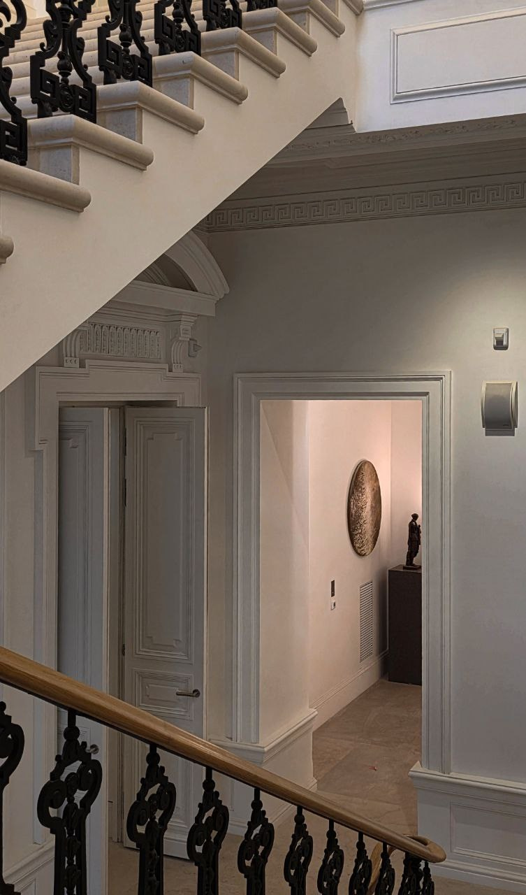 Дом с Атлантами. Фотограф Иван Антонов