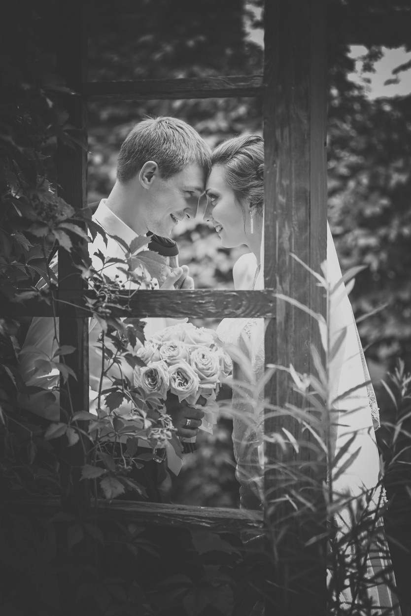 Свадебная фотосессия в Самаре, чёрно-белые свадебные снимки