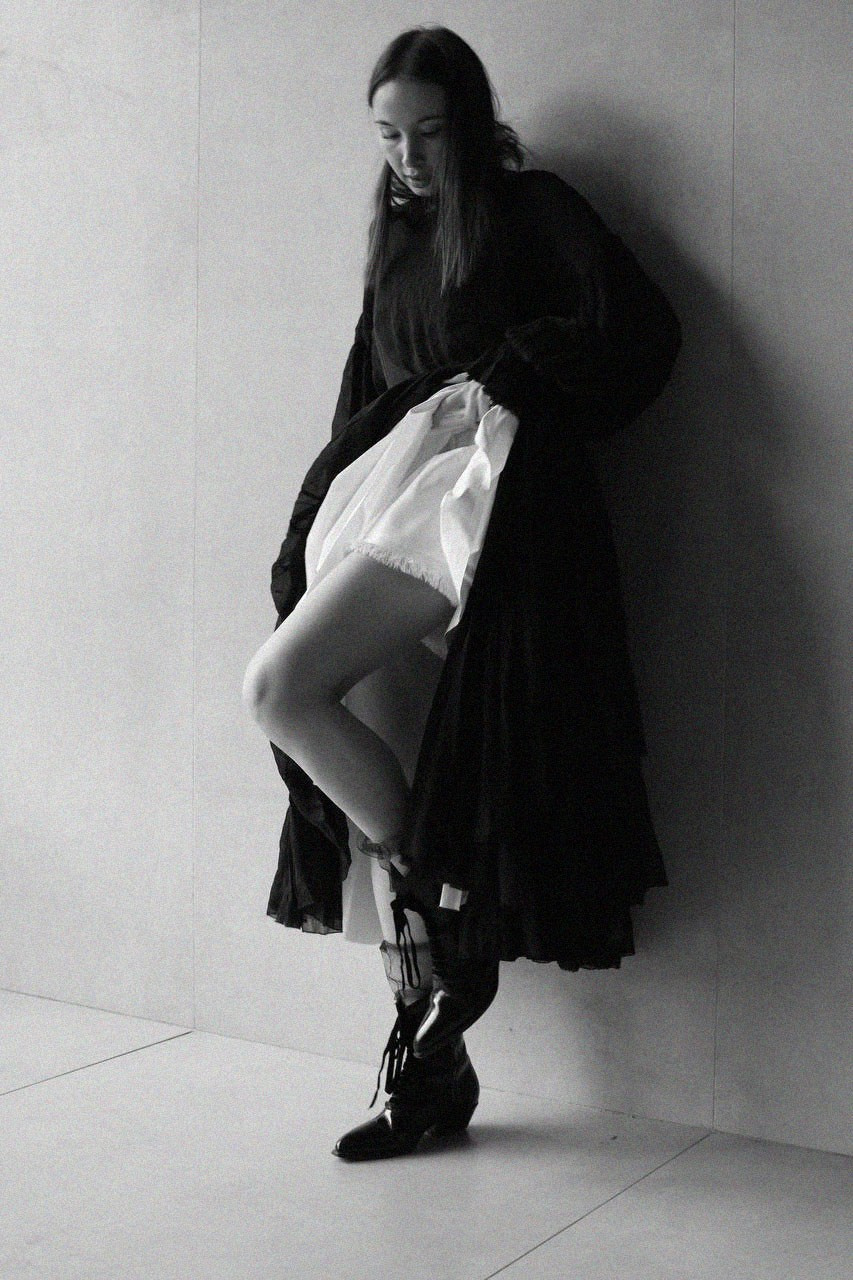 LOOKBOOK. Фешн дизайнер, фотограф, художник Яна Лазарева в Москве