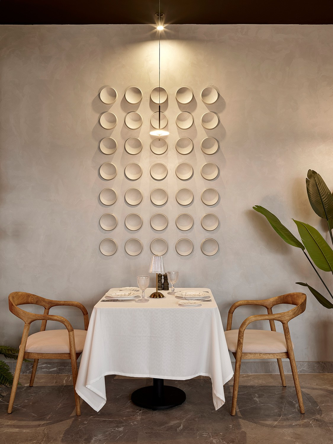 Ресторан «ЧИСЛА». Дизайнер интерьера Ксюша Шакирова, создание дизайн проектов под ключ