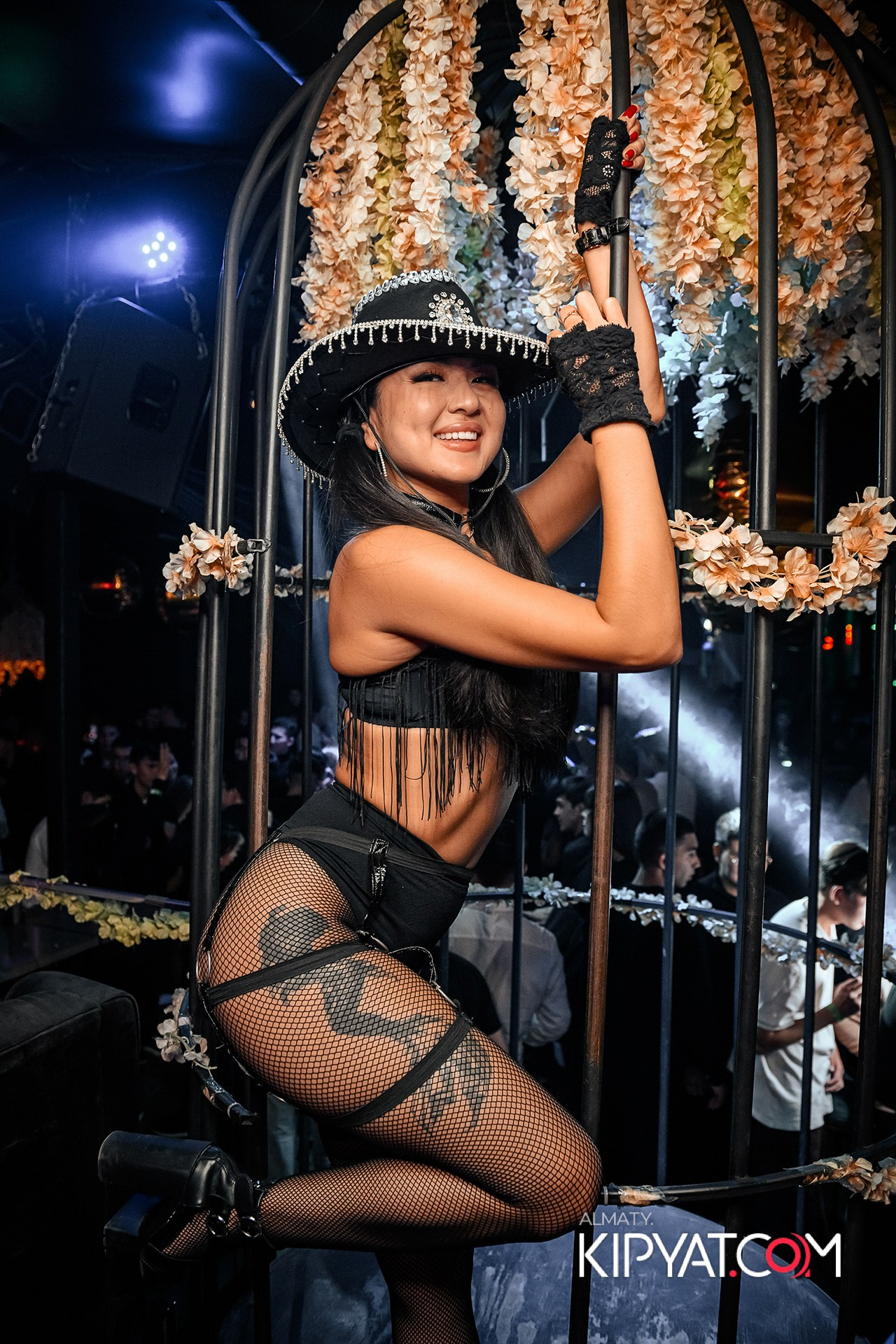 UYAT EMES BAR. КИПЯТКОМ АЛМАТЫ!