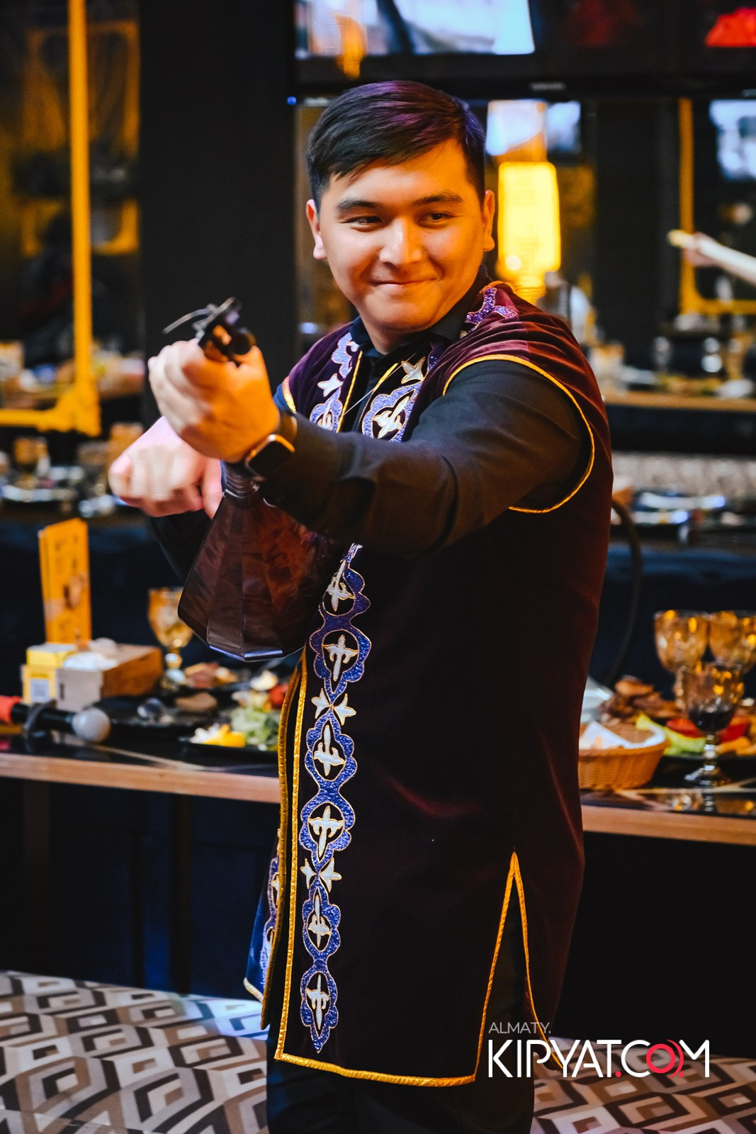 УХО И МЕДВЕДЬ НА ГАГАРИНА. КИПЯТКОМ АЛМАТЫ!