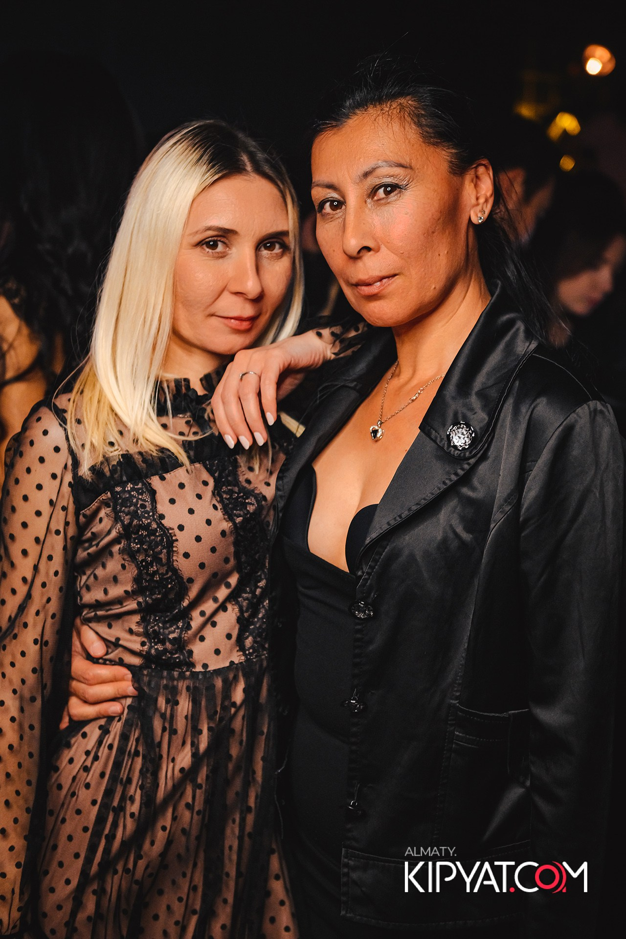 ВЫСТУПЛЕНИЕ ГРУППЫ ВИРУС SANTA BARBARA. КИПЯТКОМ АЛМАТЫ!