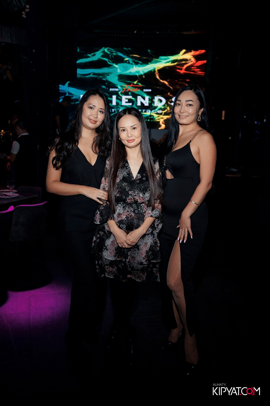 FRIENDS BAR & TERRACE. КИПЯТКОМ АЛМАТЫ! Фотосъемка мероприятий в Алматы