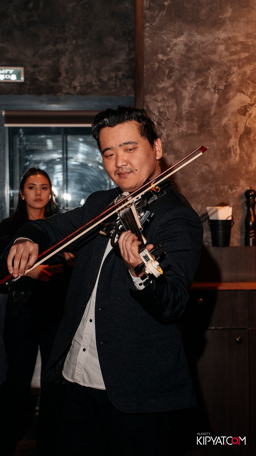 РЕСТО-БАР СКАНДАЛИСТЪ. КИПЯТКОМ АЛМАТЫ! Фотосъемка мероприятий в Алматы