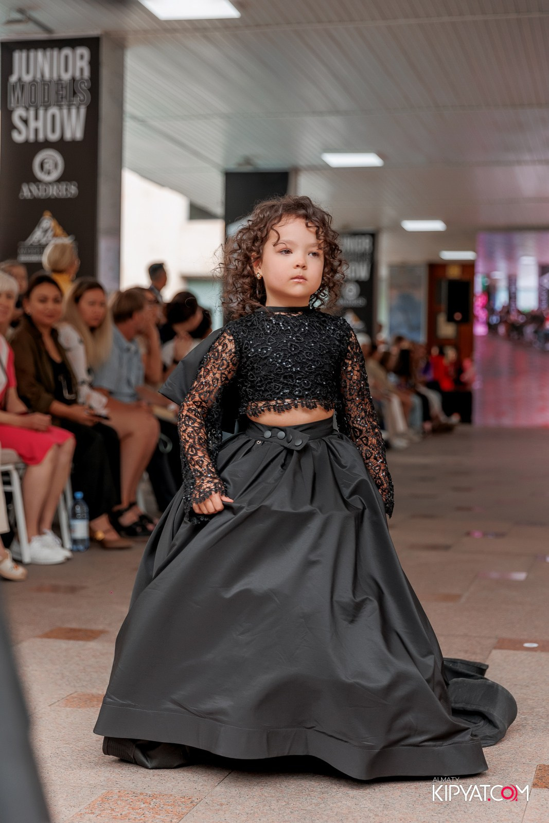 JUNIOR FASHION SHOW. КИПЯТКОМ АЛМАТЫ!