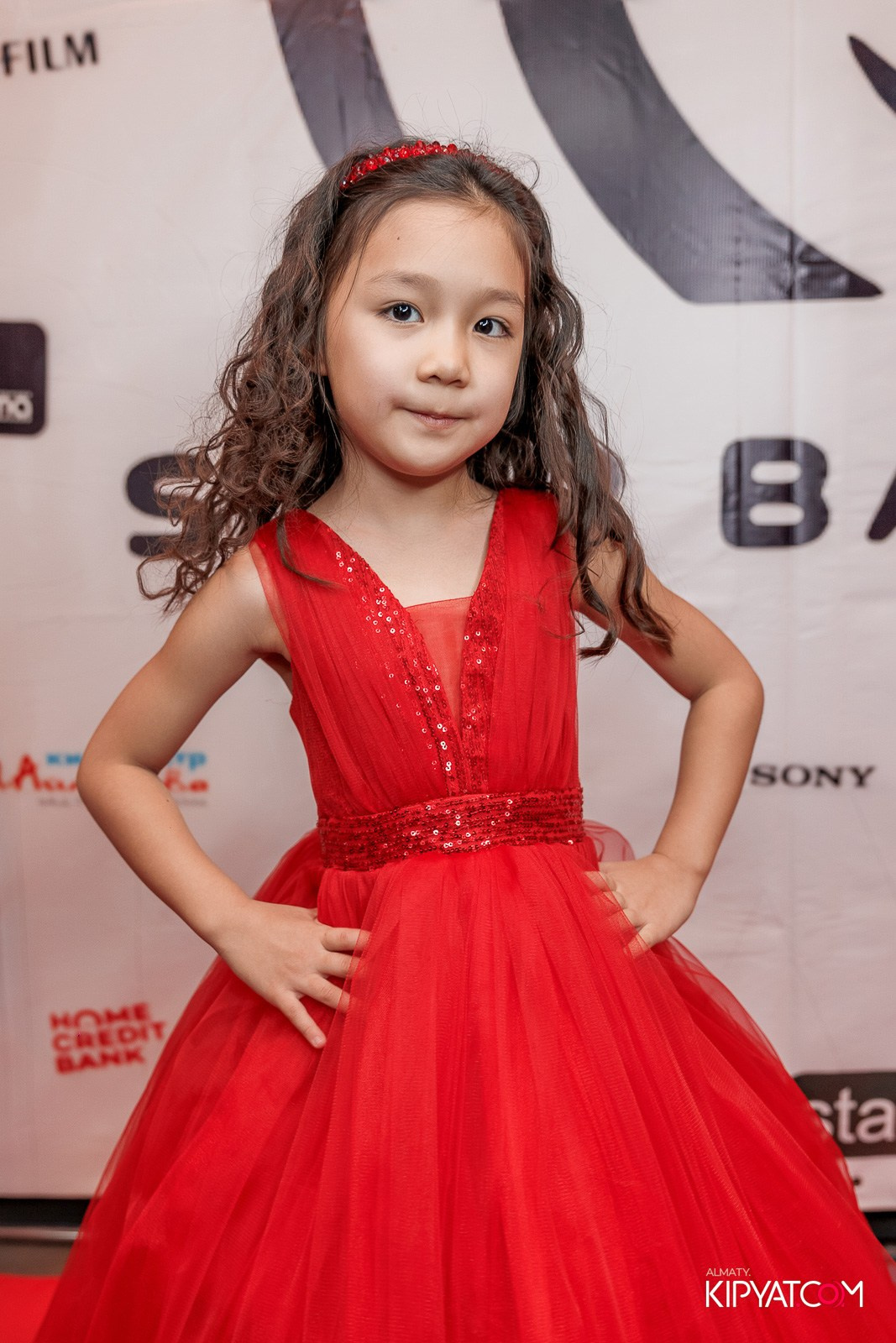 ПРЕЗЕНТАЦИЯ 10 ГРУППЫ КИНОПРОЕКТА STARBALALAR. КИПЯТКОМ АЛМАТЫ!