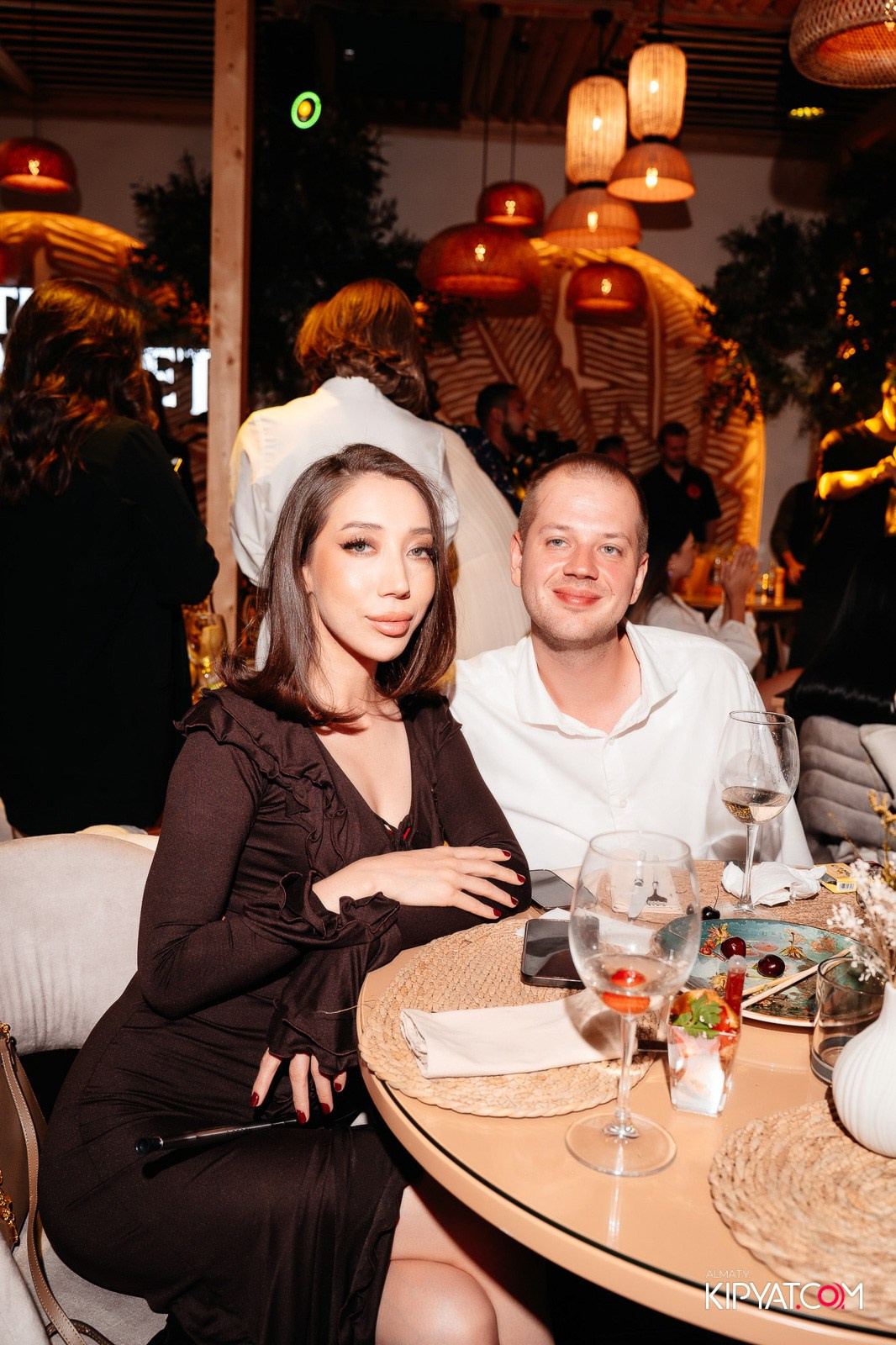 MOOD KARAOKE & TERRACE. КИПЯТКОМ АЛМАТЫ!