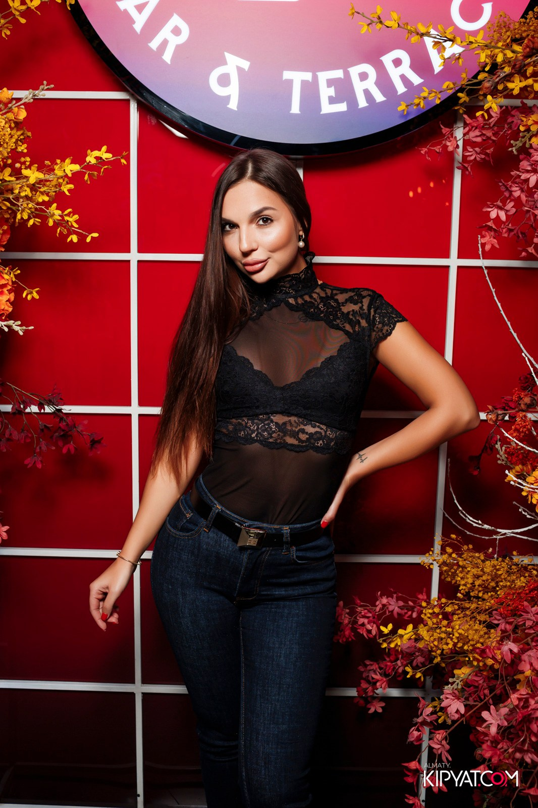 FRIENDS BAR & TERRACE. КИПЯТКОМ АЛМАТЫ!