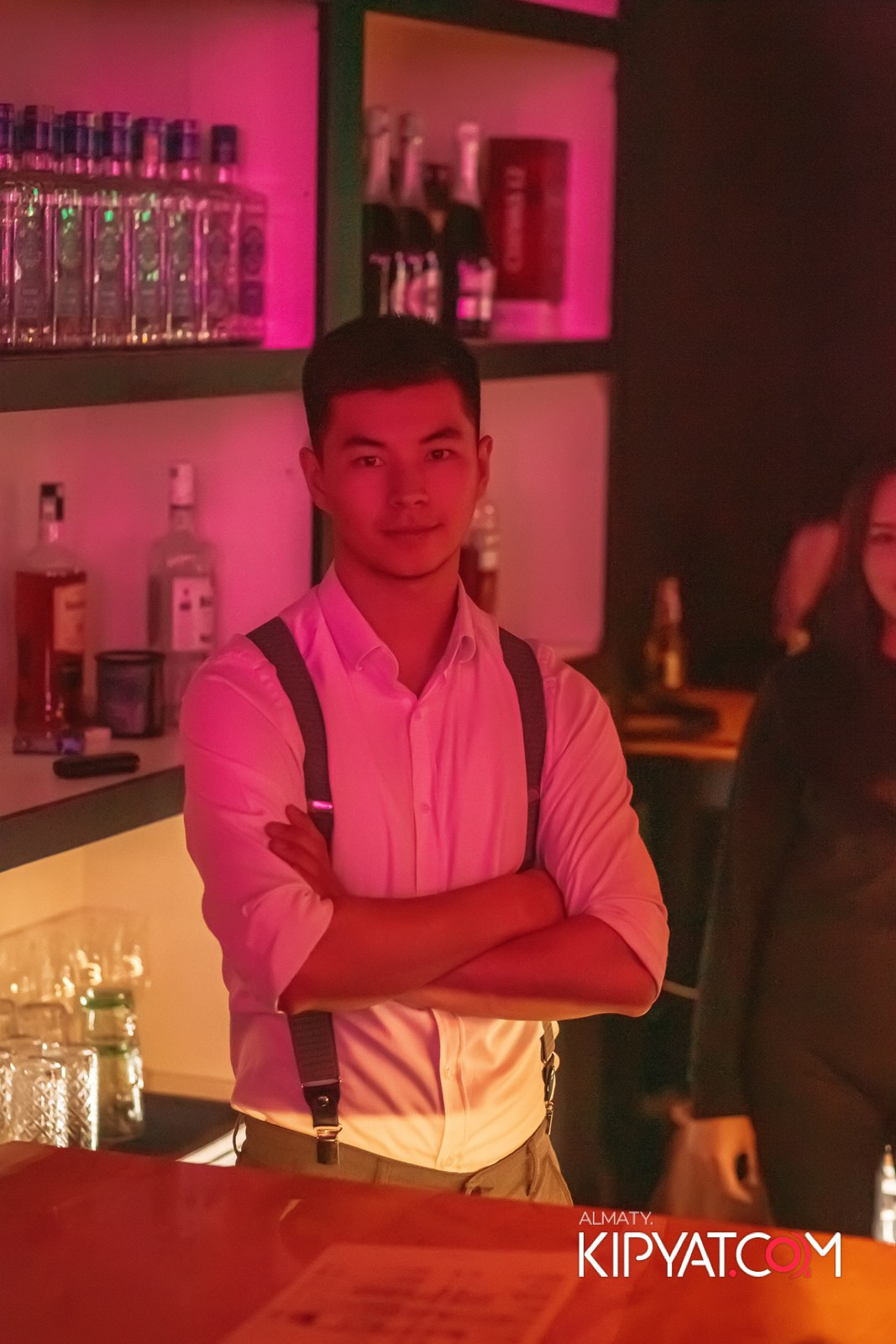 UYAT EMES BAR. КИПЯТКОМ АЛМАТЫ!