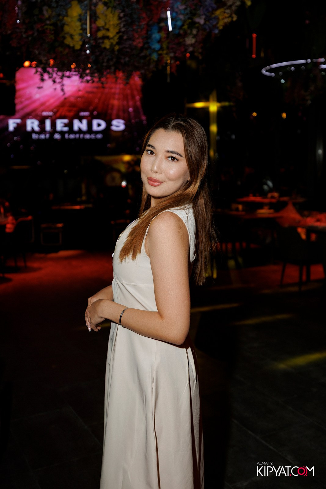 FRIENDS BAR & TERRACE. КИПЯТКОМ АЛМАТЫ! Фотосъемка мероприятий в Алматы
