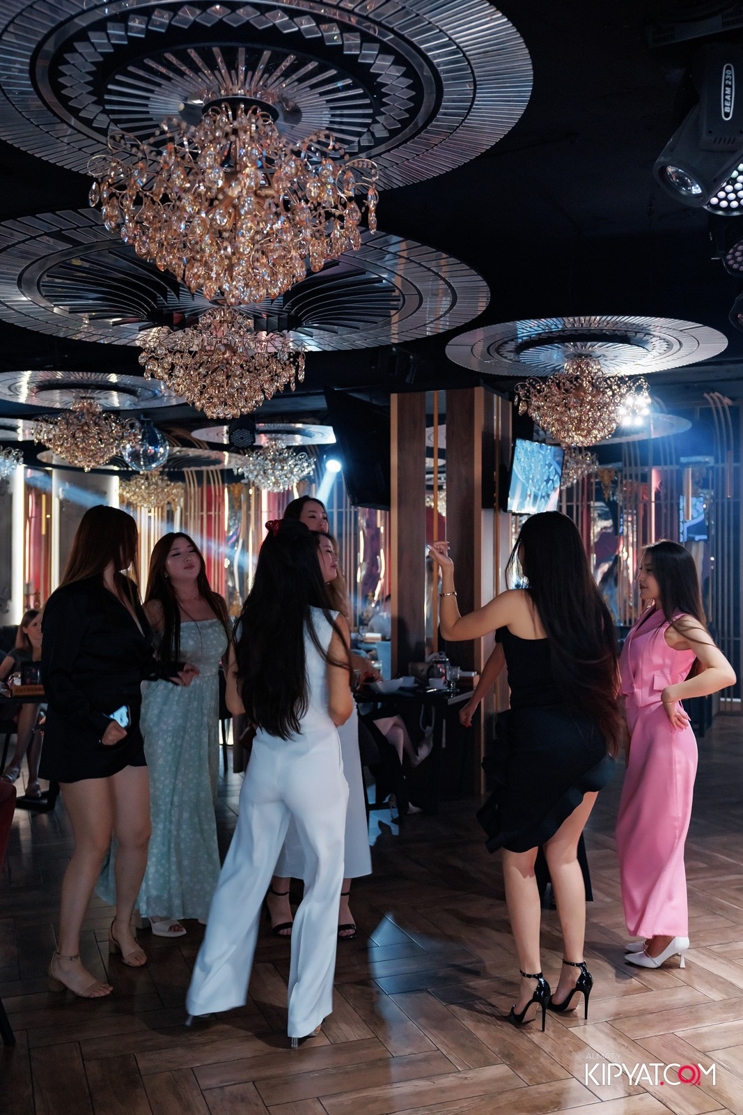 ЗАЯ, НА БИС. КИПЯТКОМ АЛМАТЫ!