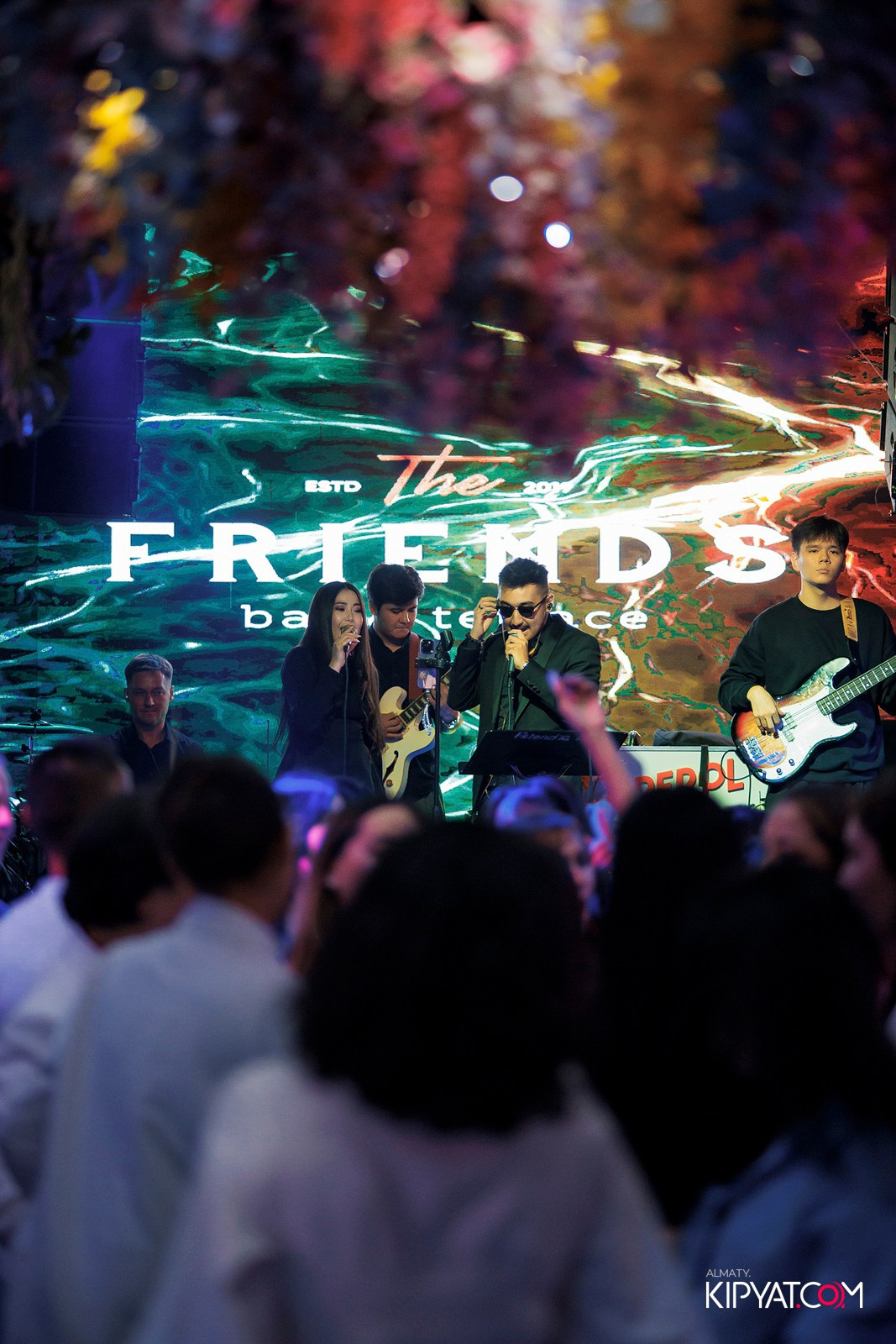 FRIENDS BAR & TERRACE. КИПЯТКОМ АЛМАТЫ!