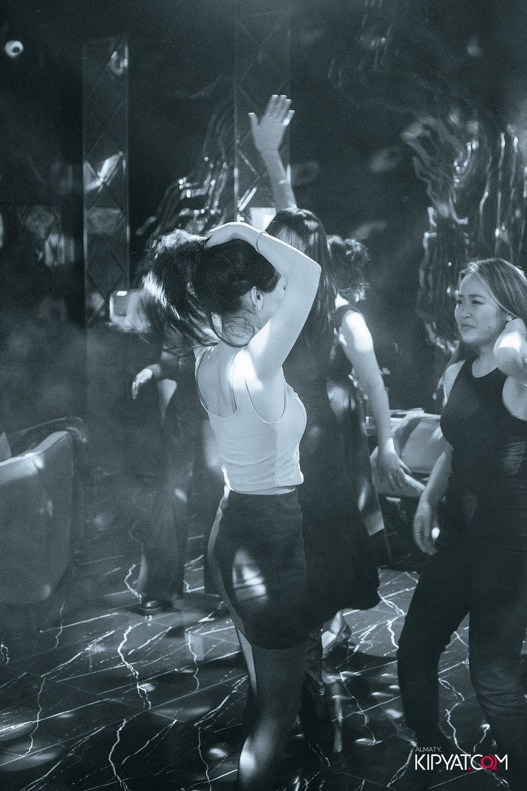 MOOD KARAOKE & TERRACE. КИПЯТКОМ АЛМАТЫ!