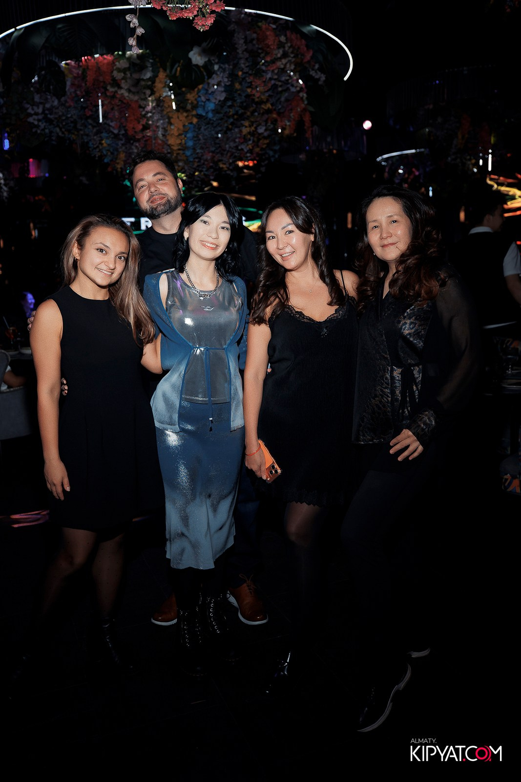 FRIENDS BAR & TERRACE. КИПЯТКОМ АЛМАТЫ!