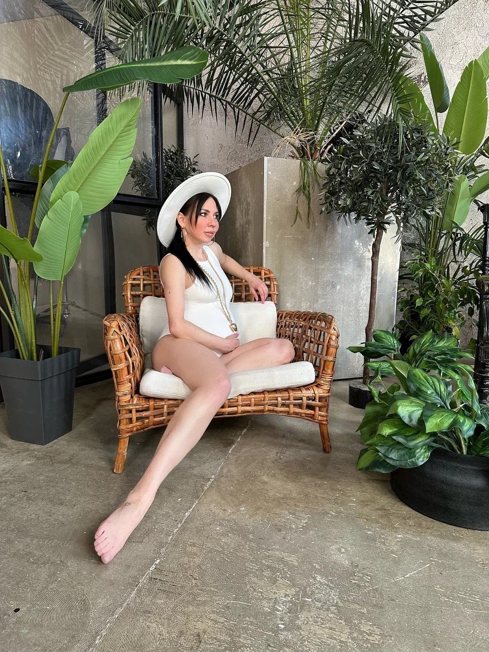 Фотосессия Анны в зеленом стиле. Фотограф ANNA GEREIHAN