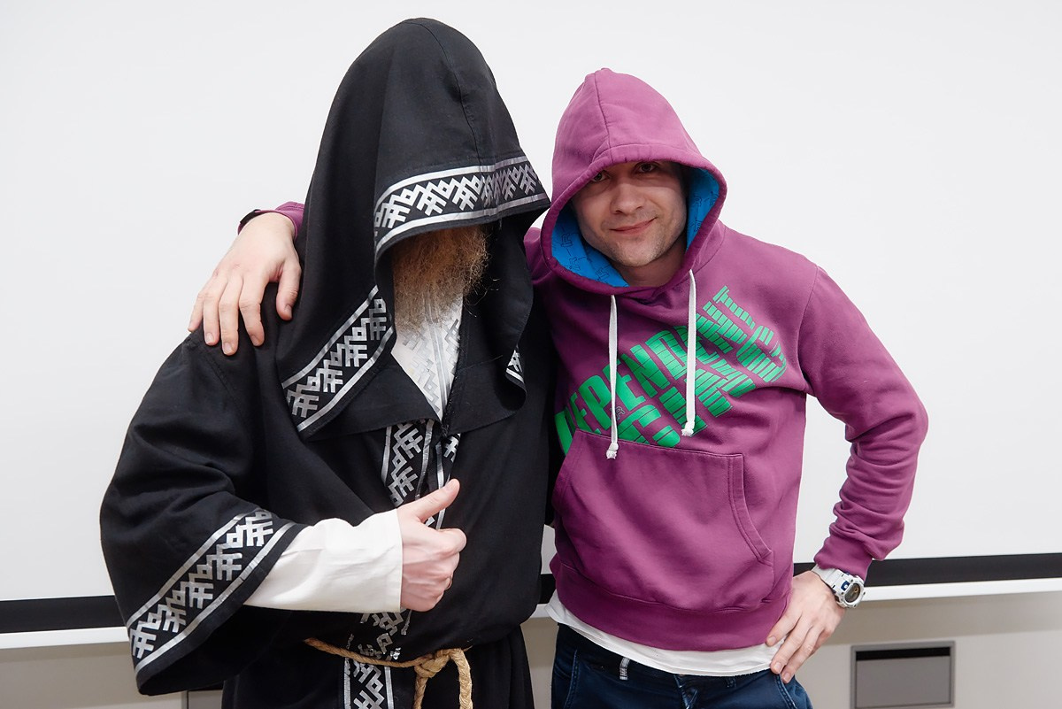 Нейромонах Феофан в Avito. Репортажный фотограф в Москве Вадим Францев