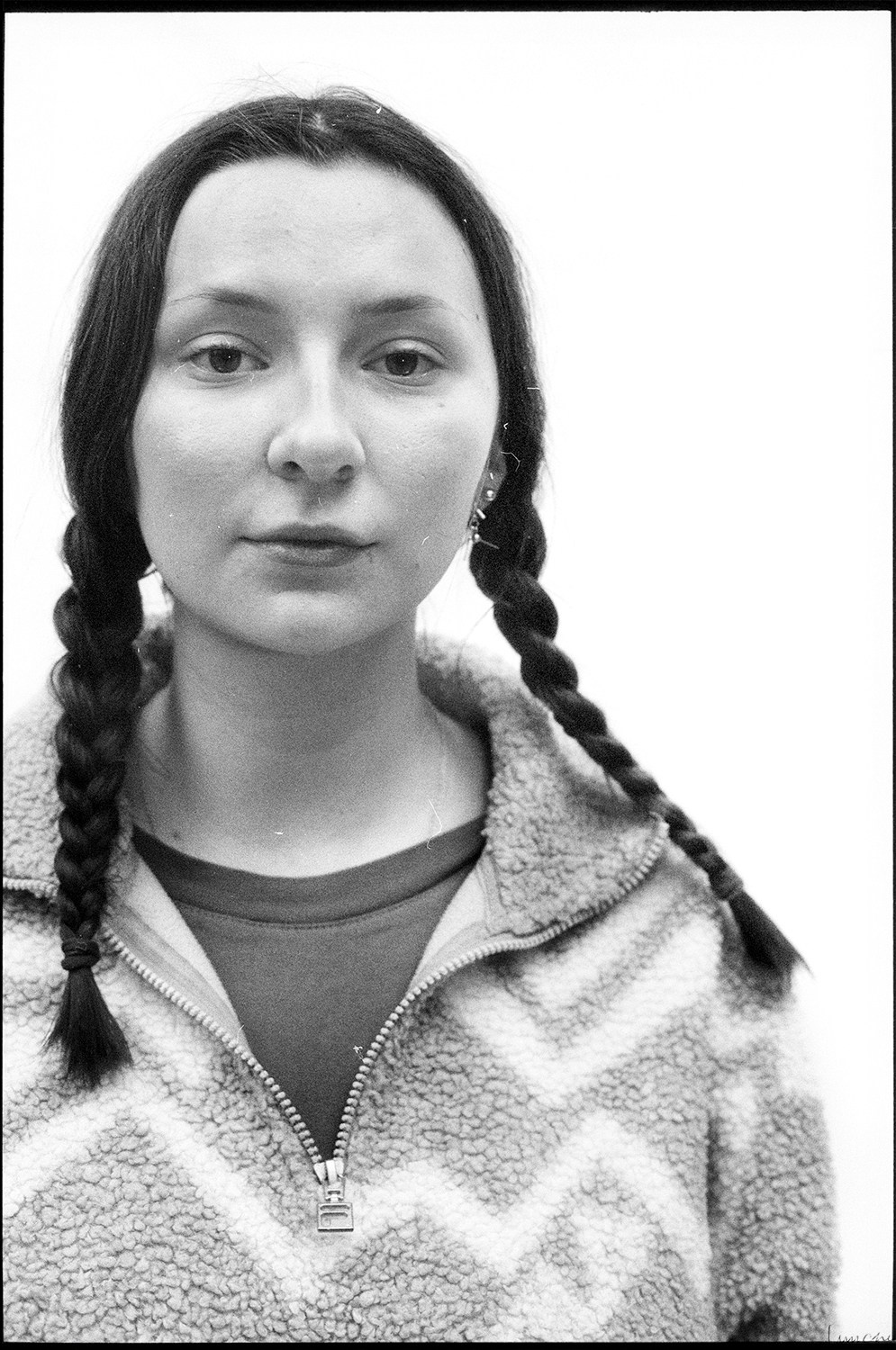 Классическая портретная выездная фотосессия (полевое исследование). Один человек один кадр. Летняя Школа. Дубна. Портретный и художественный фотограф в Москве Пётр Корень