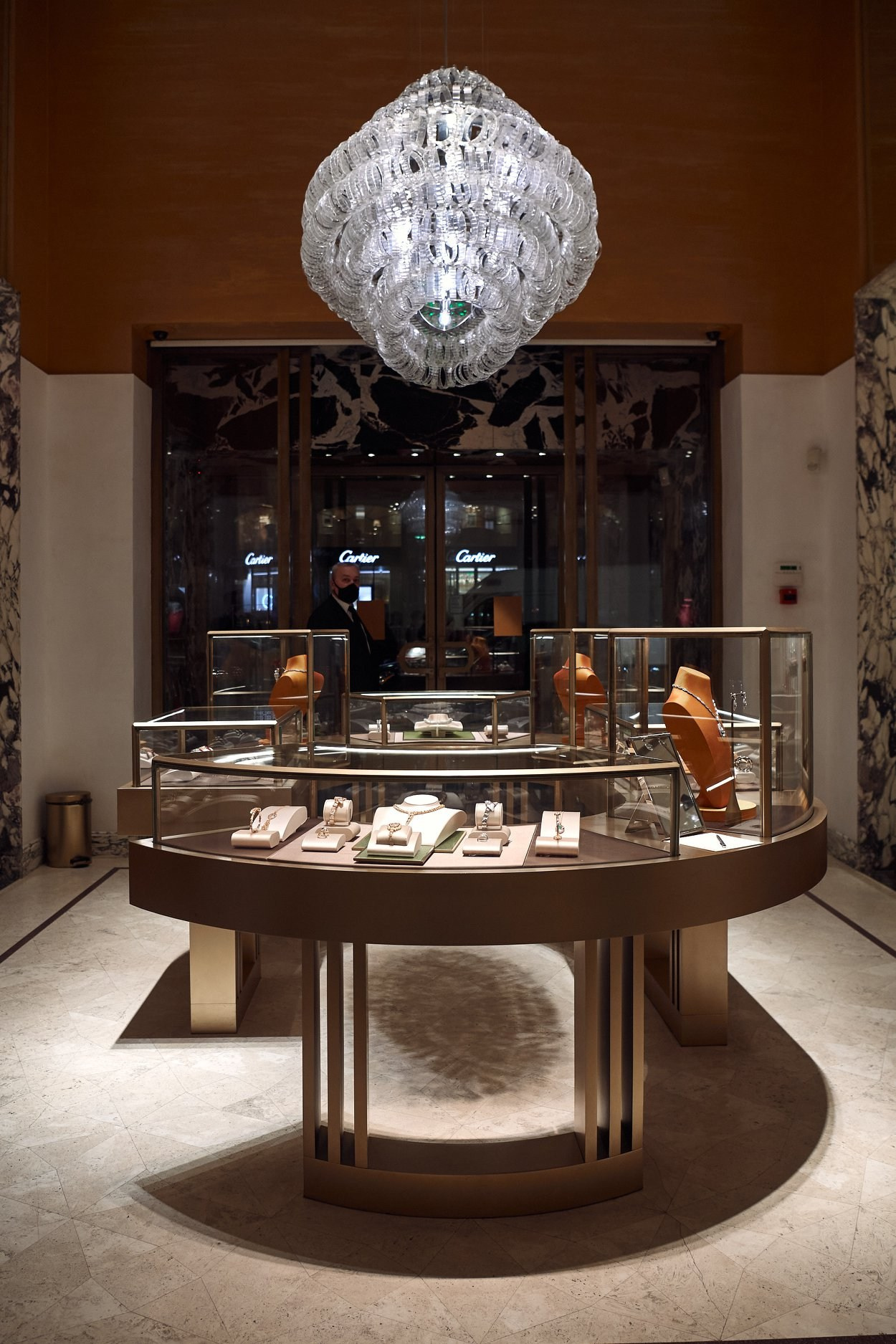 BVLGARI. 2020. Дима Бабушкин. Фотограф. Подиум. Репортаж. Творчество. Дорого