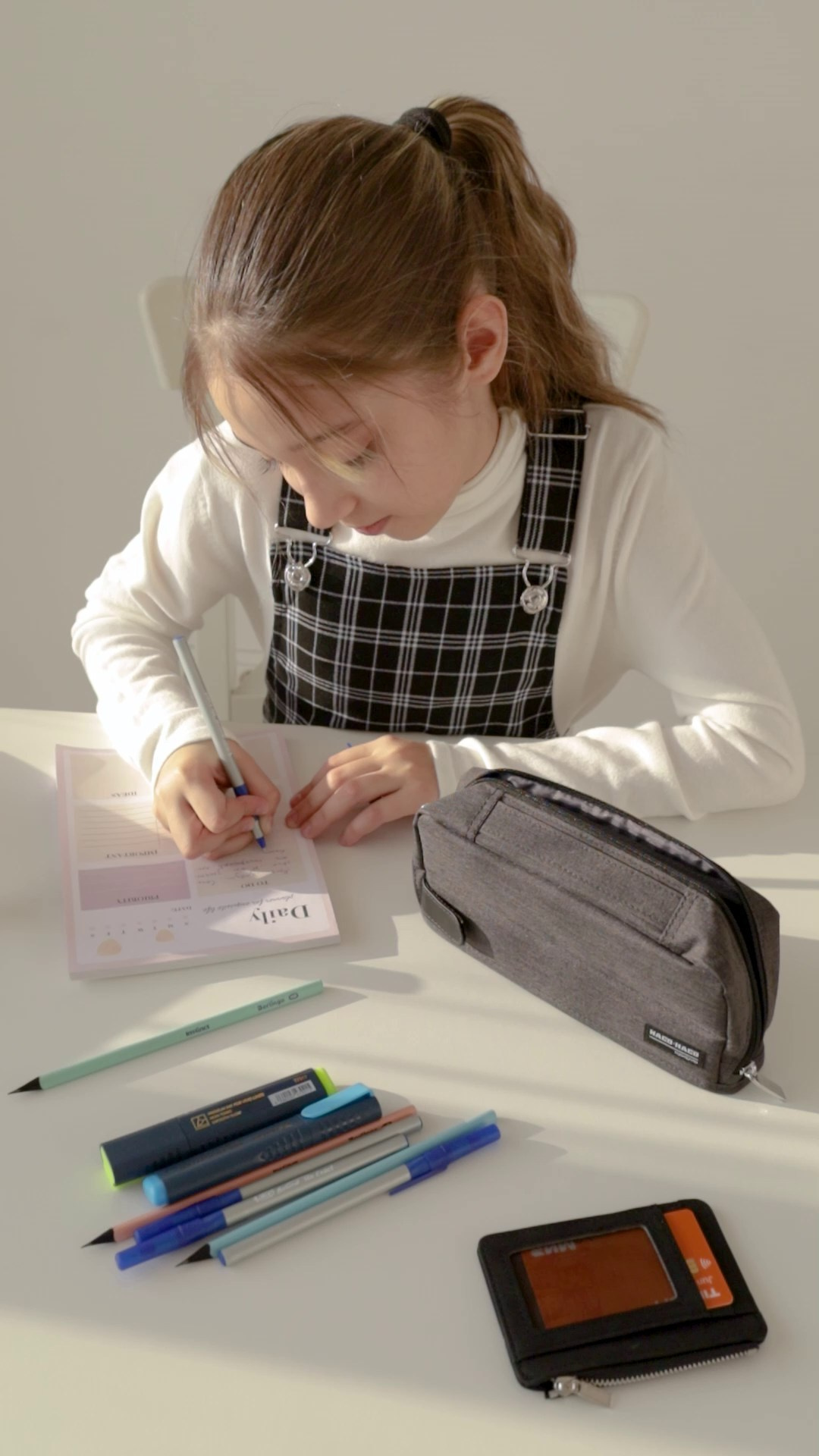 Съемка видео для маркетплейсов Озон Вайлдберриз Инстаграм, Новосибирск. Съемка фото и видео для маркетплейсов Вайлдберриз, Озон в Новосибирске