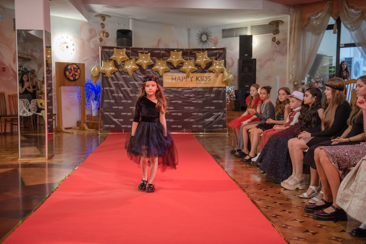 HAPPYkids дефиле санаторий Октябрьский. Семейный и коммерческий фотограф в Сочи Александр Бодунов