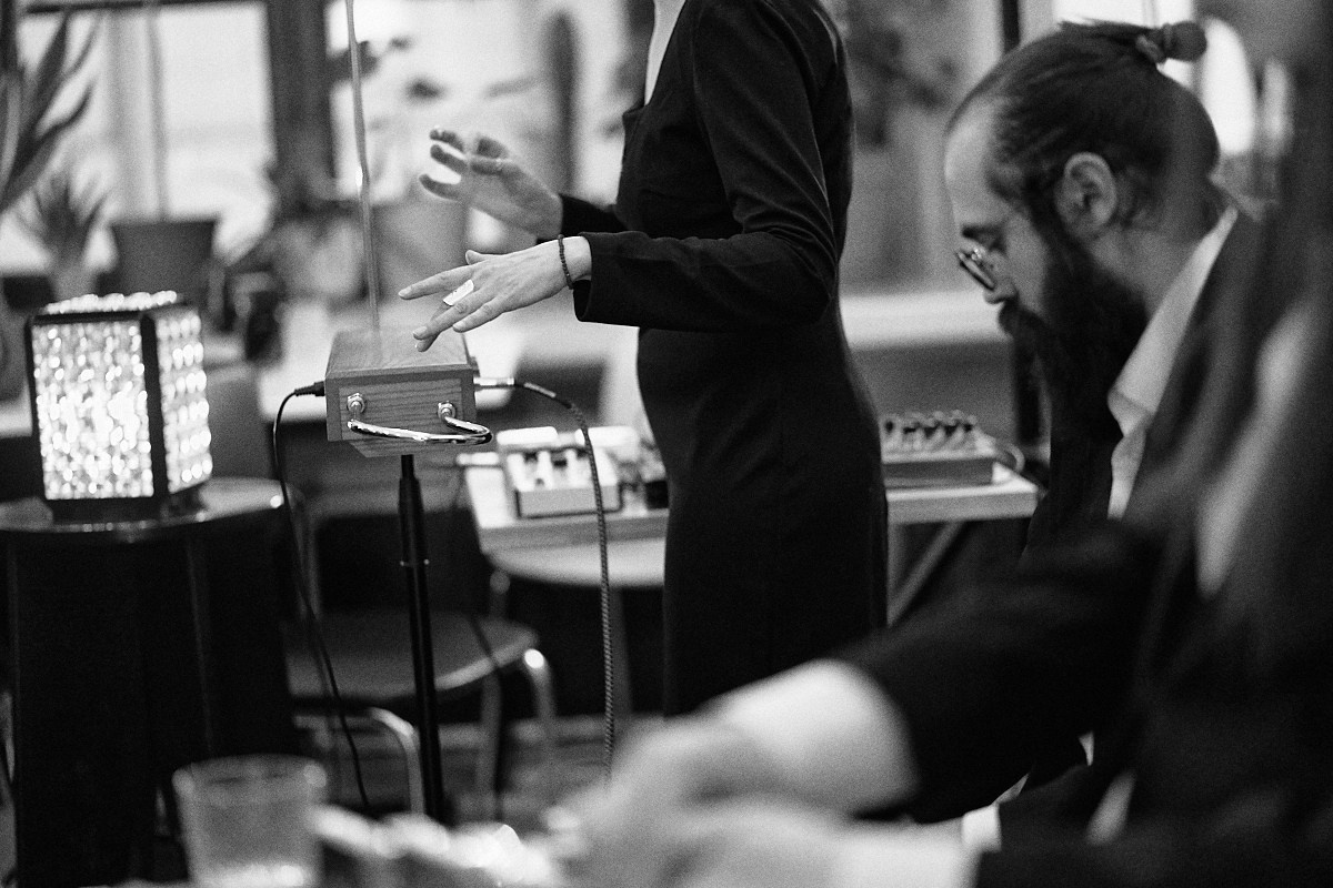 Поющие Камни в MMOMA Cafe. Иван Кобяков