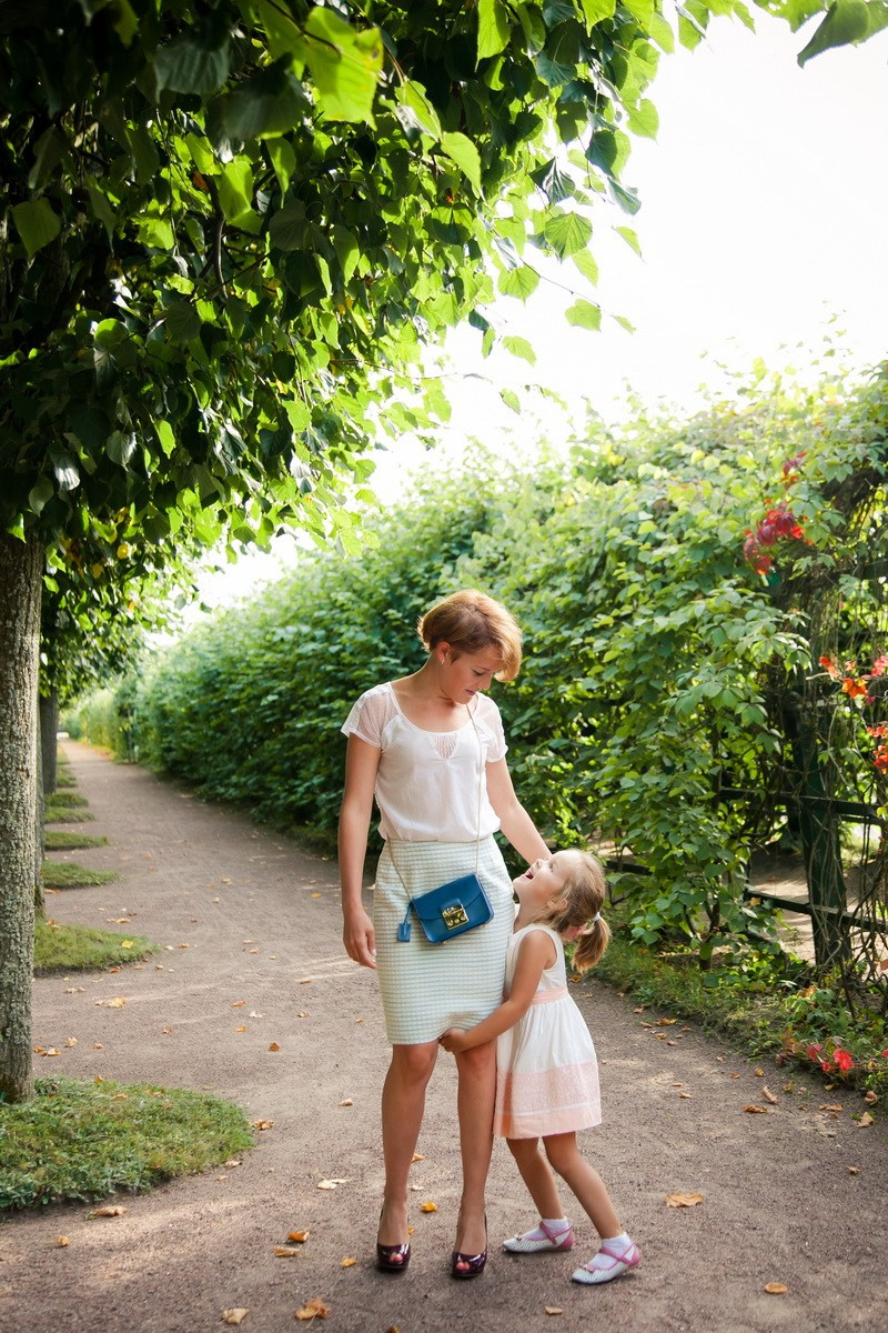 Семейная фотосессия в Петергофе. Фотограф крещение венчание в Петербурге! Помогает подобрать храм и посоветовал душевного батюшку в СПб