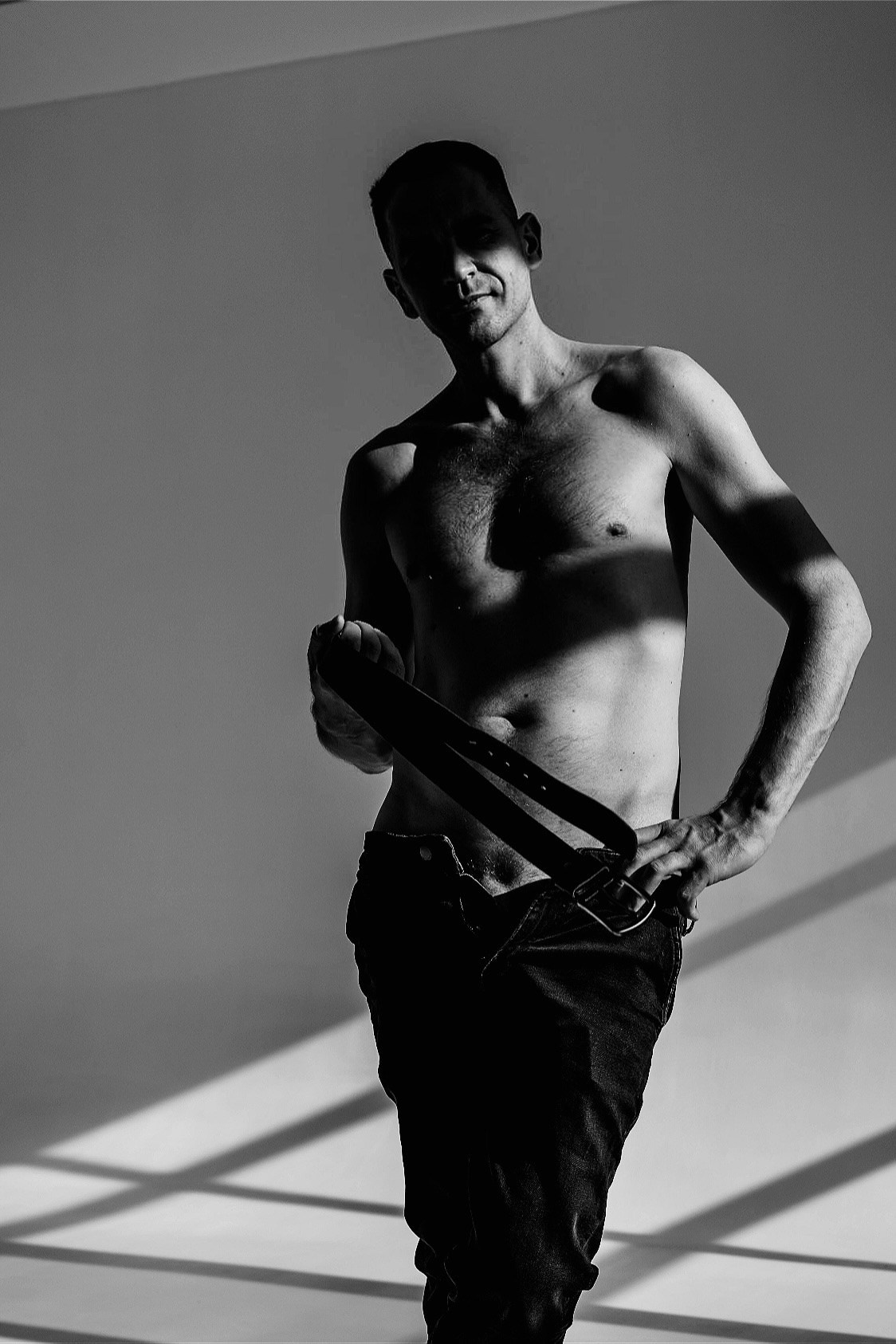 МУЖСКОЙ ДЕЛОВОЙ ПОРТРЕТ. Фотограф для маркетплейсов Михаил Бове