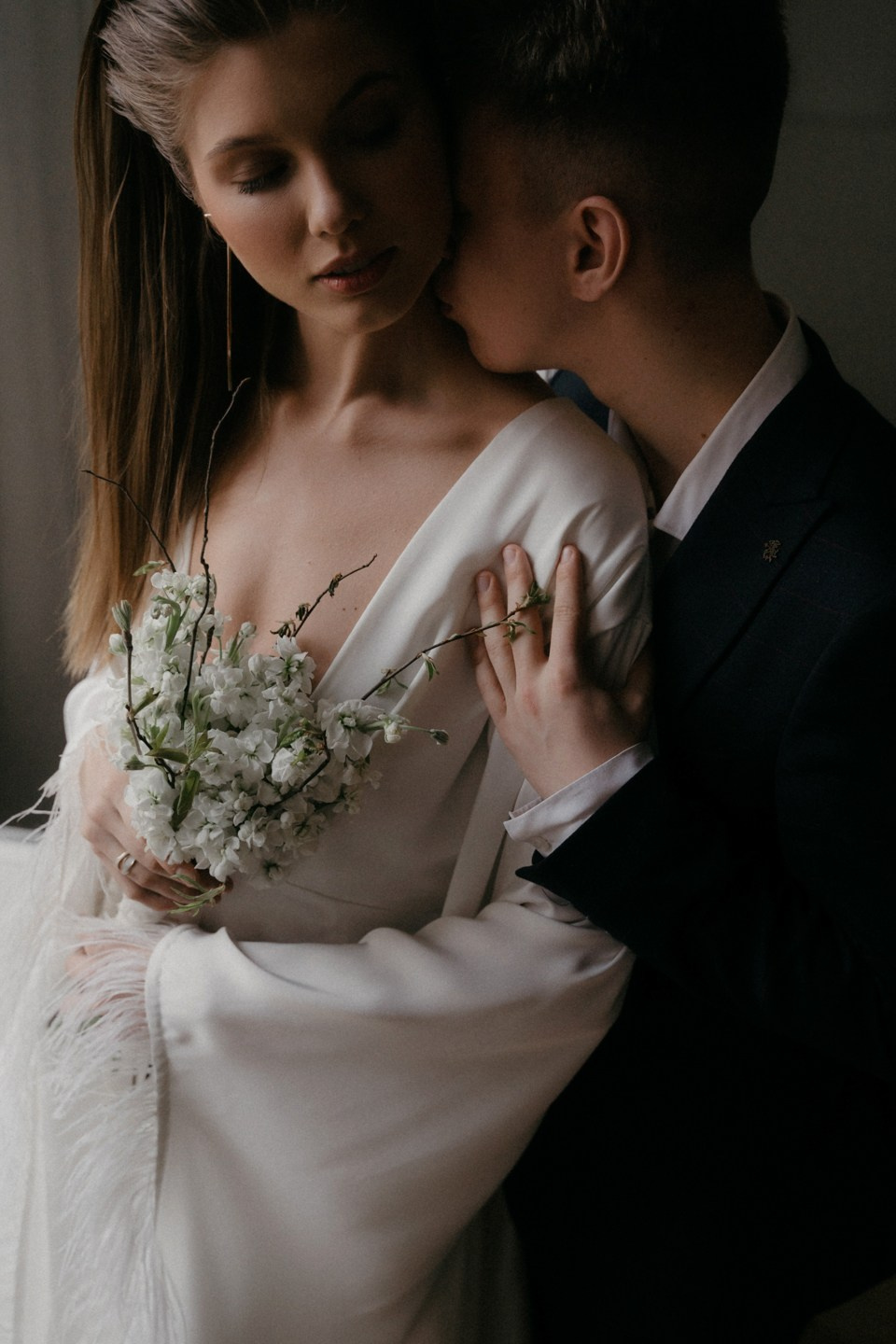 За окном питерские крыши. Свадебный фотограф в Белгороде Антон Каменев