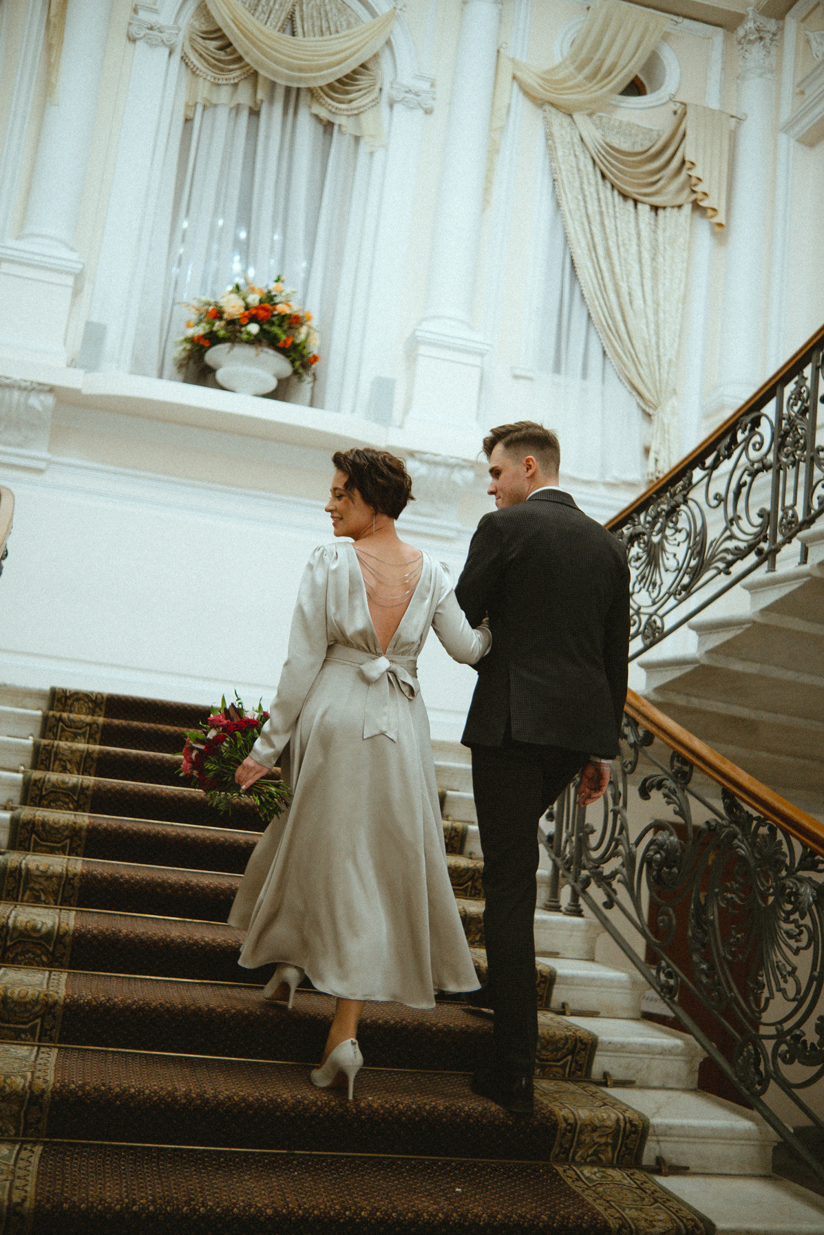 Валерия и Егор — Свадебная лавстори в магазине комиксов. Фотограф в Санкт-Петербурге