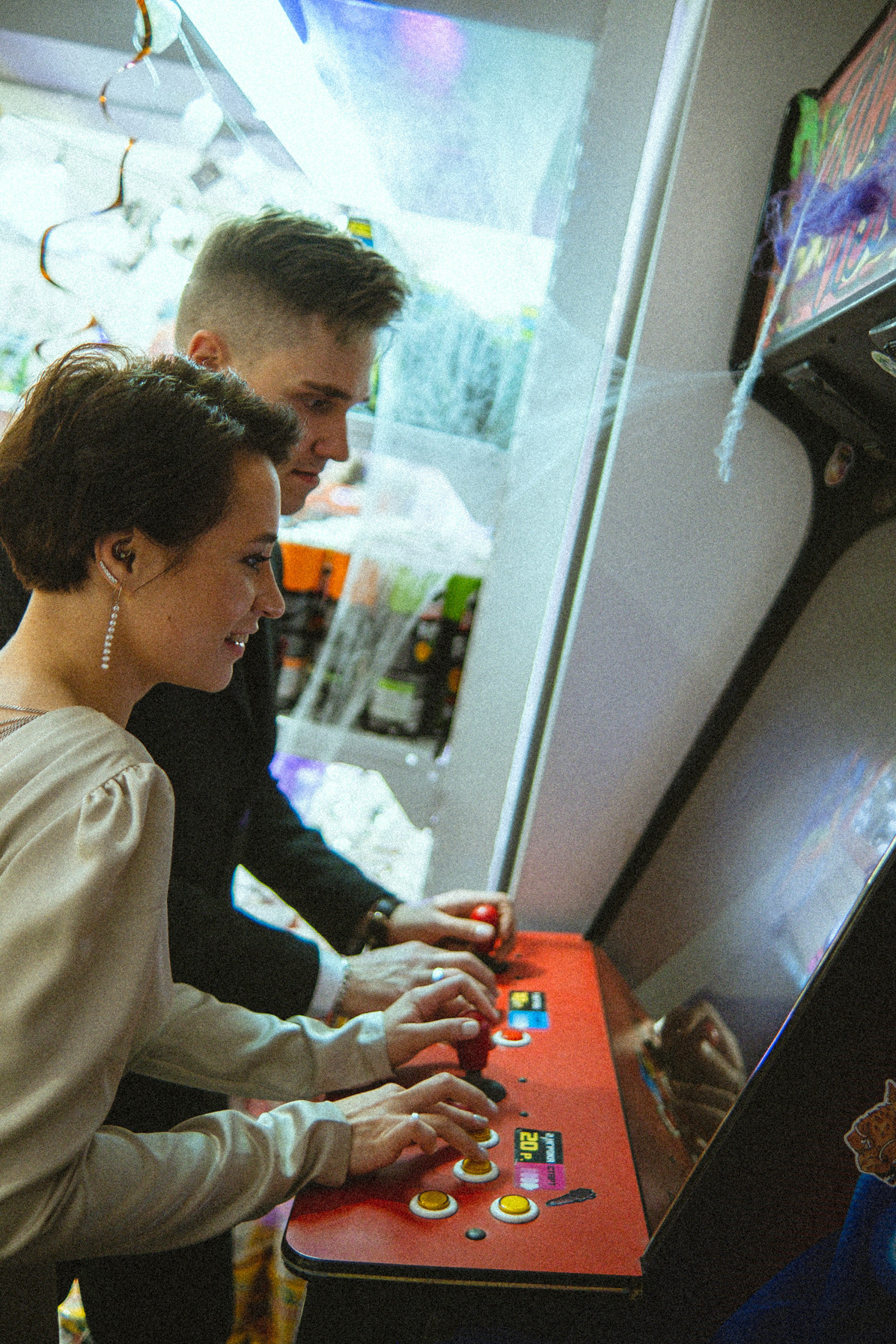 Валерия и Егор — Свадебная лавстори в магазине комиксов. Фотограф в Санкт-Петербурге