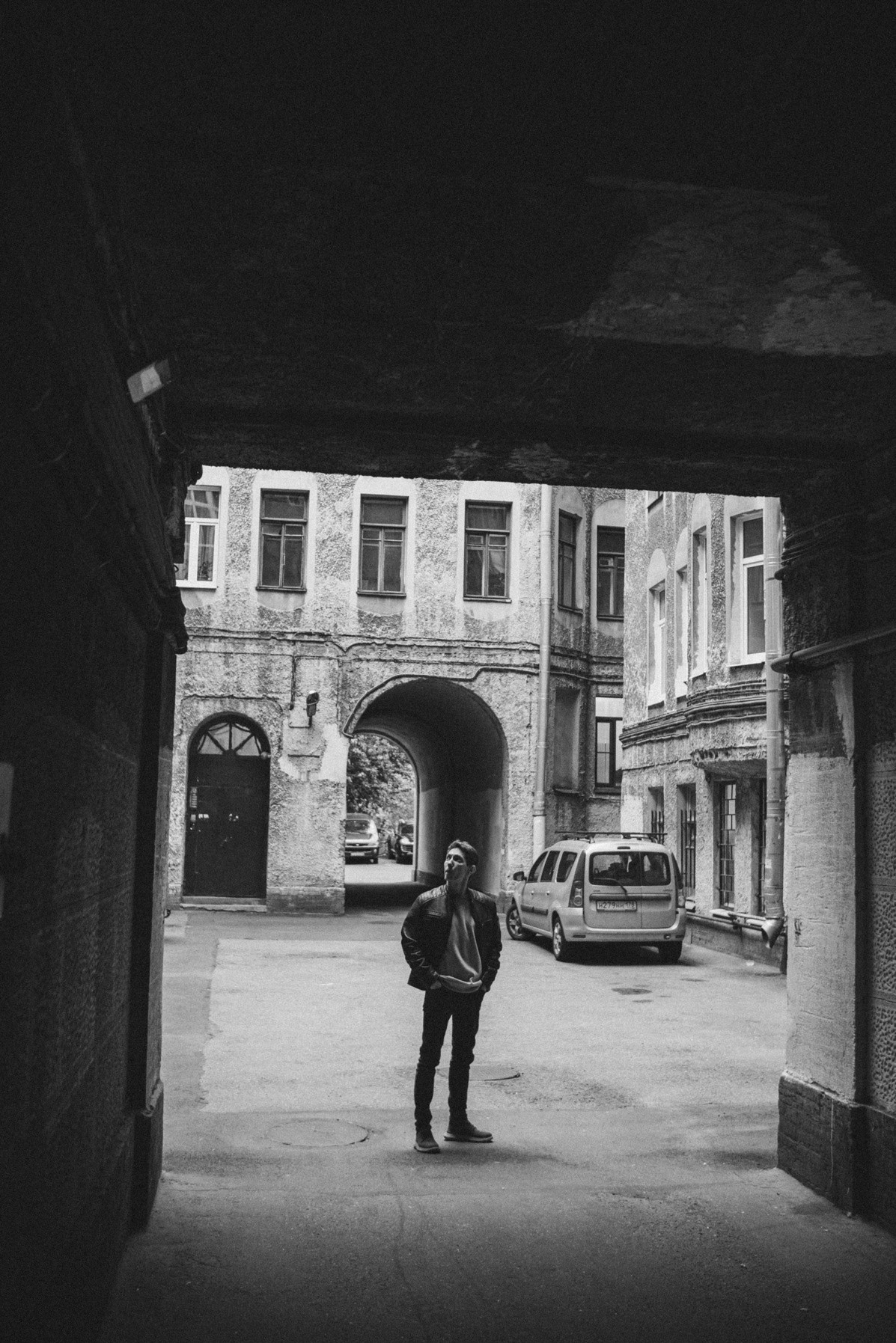 Прогулка — мужской портрет в стиле lifestyle. Фотограф в Санкт-Петербурге