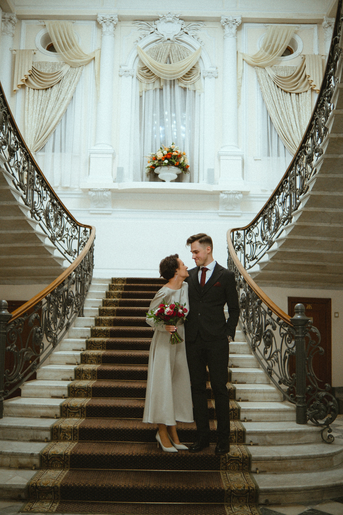 Валерия и Егор — Свадебная лавстори в магазине комиксов. Фотограф в Санкт-Петербурге