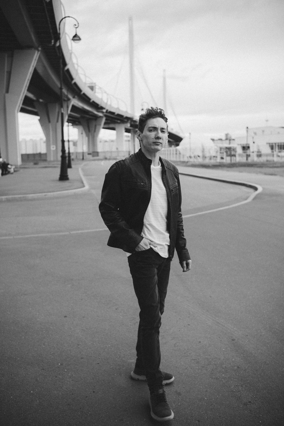 Прогулка — мужской портрет в стиле lifestyle. Фотограф в Санкт-Петербурге