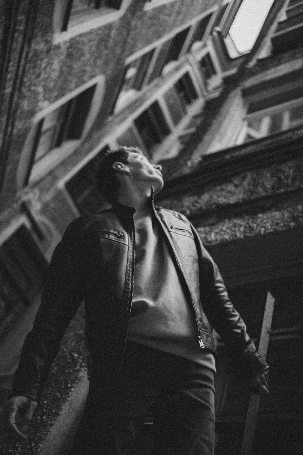 Прогулка — мужской портрет в стиле lifestyle. Фотограф в Санкт-Петербурге