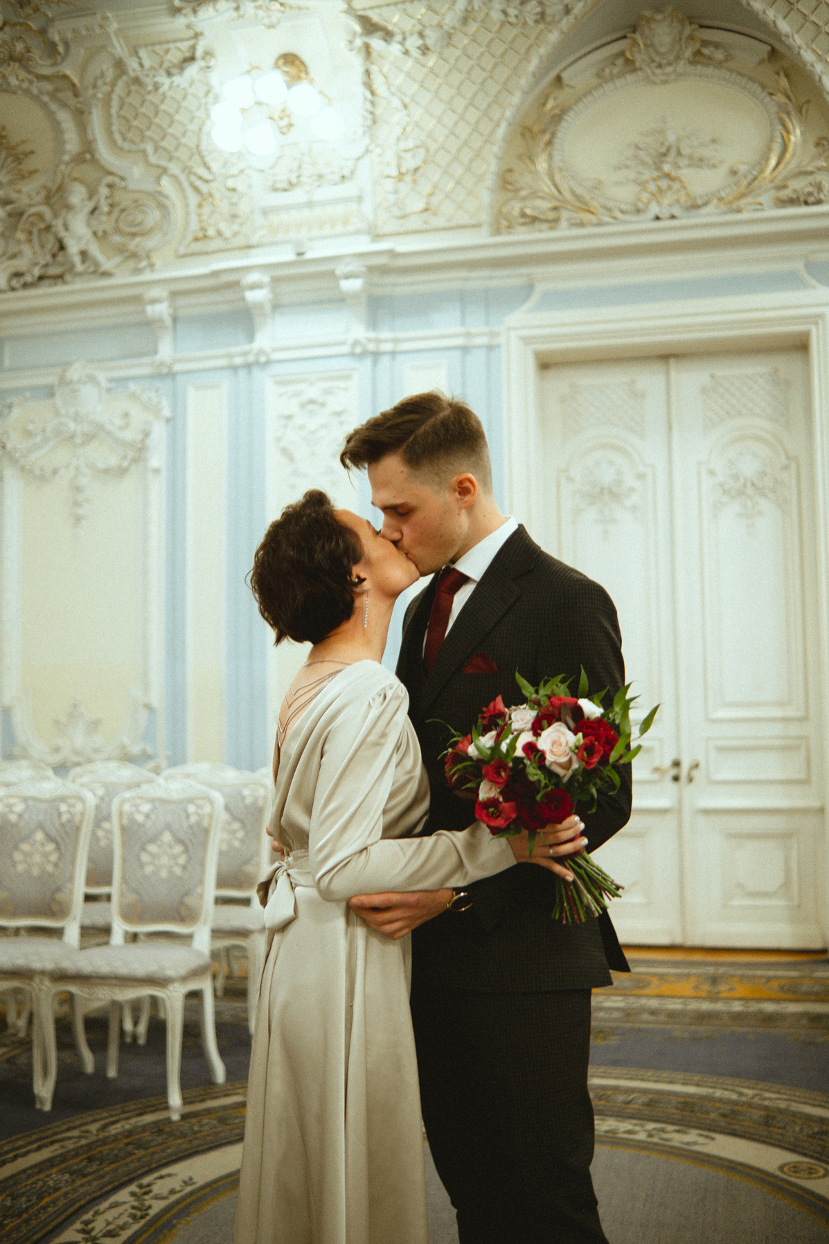 Валерия и Егор — Свадебная лавстори в магазине комиксов. Фотограф в Санкт-Петербурге