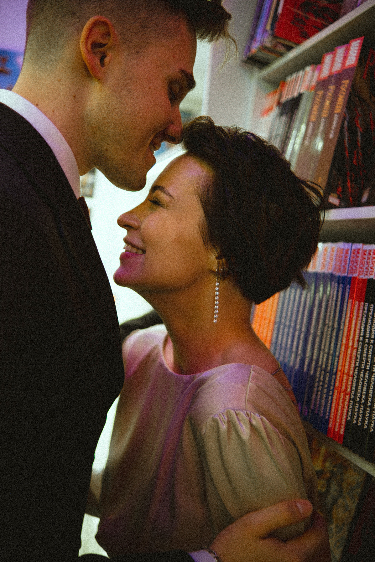 Валерия и Егор — Свадебная лавстори в магазине комиксов. Фотограф в Санкт-Петербурге