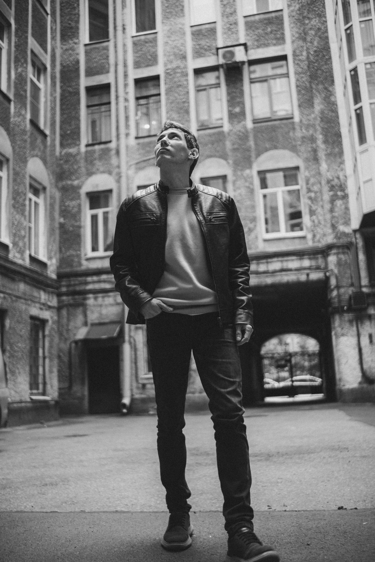 Прогулка — мужской портрет в стиле lifestyle. Фотограф в Санкт-Петербурге