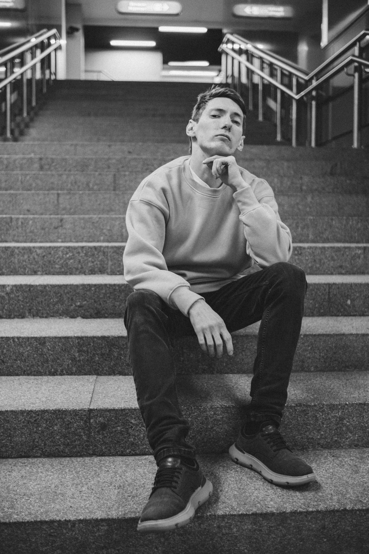 Прогулка — мужской портрет в стиле lifestyle. Фотограф в Санкт-Петербурге