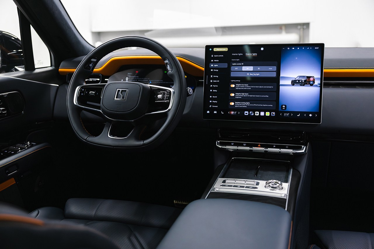 Zeekr 9X 2.0hyb 4WD AT (1401 л. с.) 2025, последовательно-параллельный гибрид, АКПП, 4WD. Автосалон «Х-Авто»