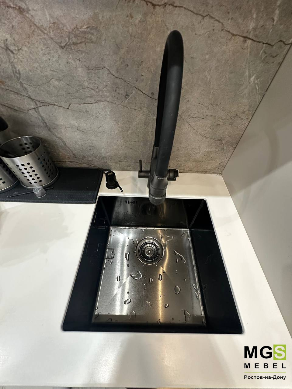 Кухонная мебель  - столешница под раковину