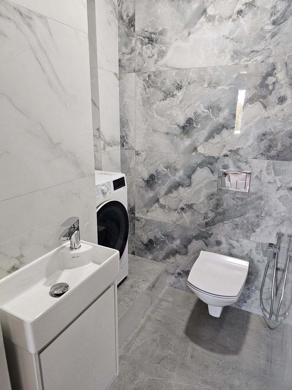 Ванная комната (ул. Аделя Кутуя д. 100). Ремонт санузла, туалета, ванной под ключ в Казани. Укладка плитки