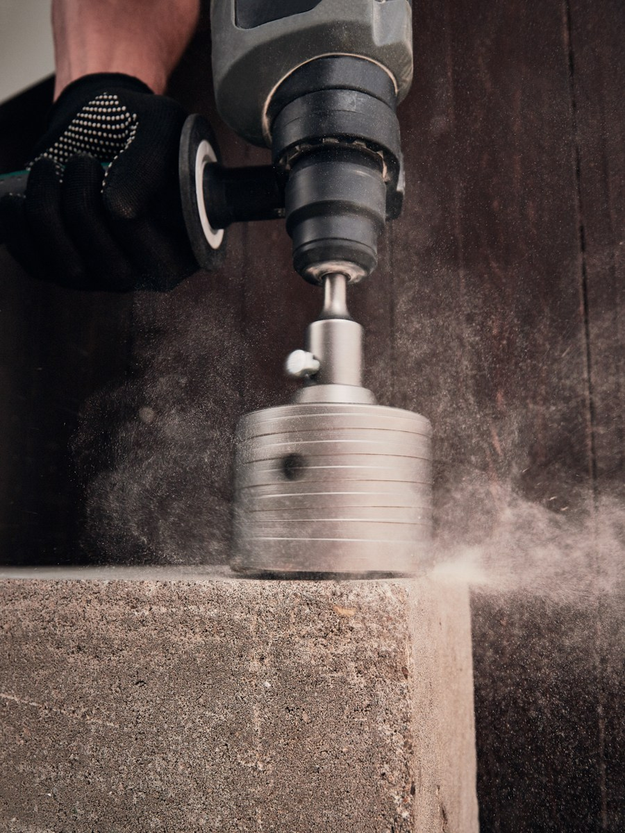 "Профессиональная предметная фотосъемка паяльников для каталога инструментов""Высококачественное изображение паяльника с детальной проработкой корпуса и наконечника""Рекламная съемка паяльников с акцентом на эргономичный дизайн и функциональность""Студийная предметная фотосъемка электрических паяльников с белым фоном""Макрофотография паяльника для интернет-магазина электроинструментов""Коммерческая фотосъемка профессиональных паяльников для маркетинговых материалов""Фотография паяльника с подсветкой для презентаций и технической документации". Имиджевая съемка коронка