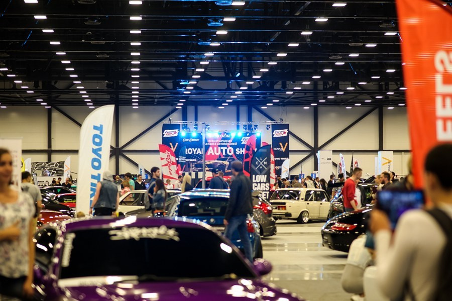 Royal Auto Show — автомобильная выставка. Репортажный фотограф в Санкт-Петербурге — Эдуард Фазлетдинов